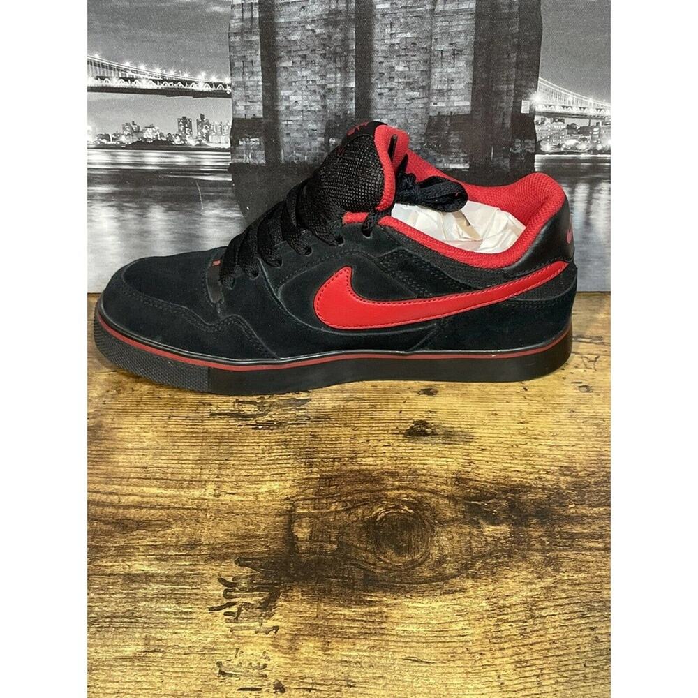 Nike SB Paul Rodriguez Sneakers Skate Shoes Black and Red Youth Kids Size 5.5 - Picture 2 of 9
